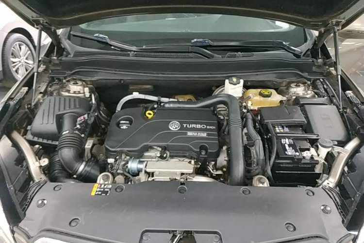 Used Buick Envision 2016 20T Two-Wheel-Drive Elite Model Engine Bay