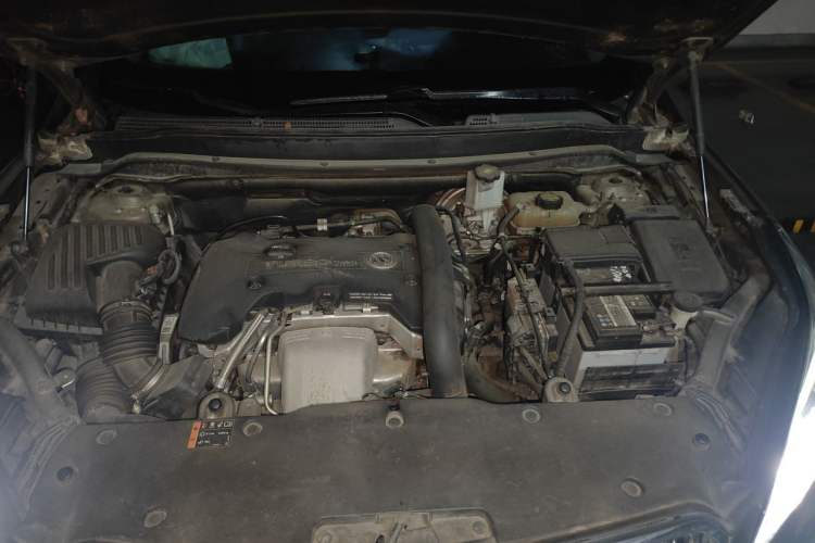 Used Buick Envision 2016 28T Four-Wheel Drive Elite Version Engine Bay