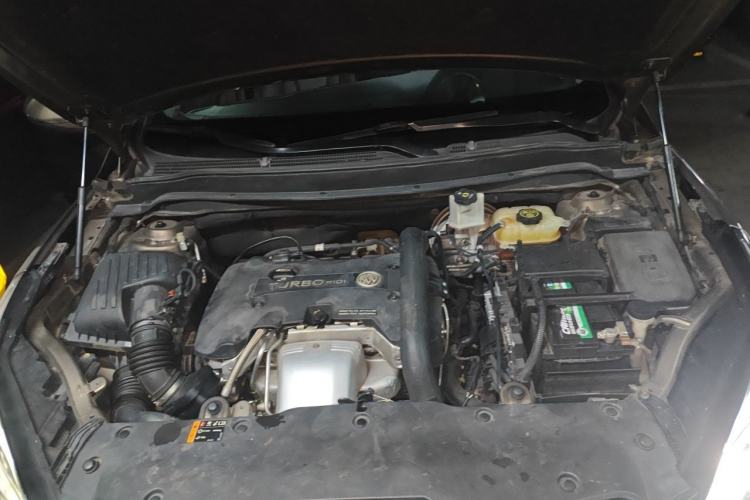 Used Buick Envision 2016 28T Four-Wheel Drive Luxury Model Engine Bay