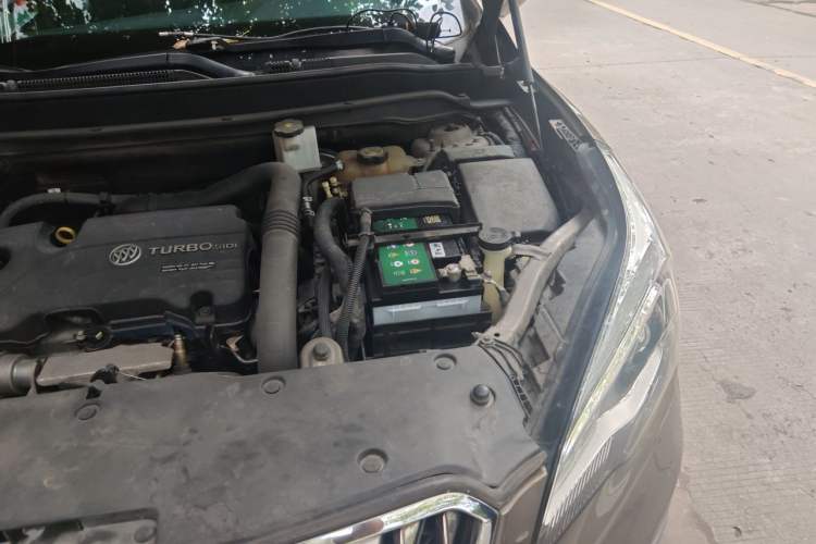 Used Buick Envision 2016 20T Two-Wheel Drive Leading Version Engine Bay Left