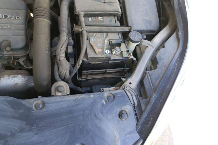 Used Buick Envision 2016 20T Two-Wheel-Drive Elite Model Engine Bay Left