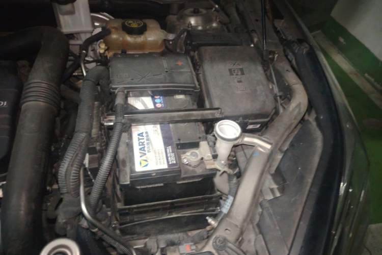 Used Buick Envision 2016 20T Four-Wheel Drive Luxury Model Engine Bay Left