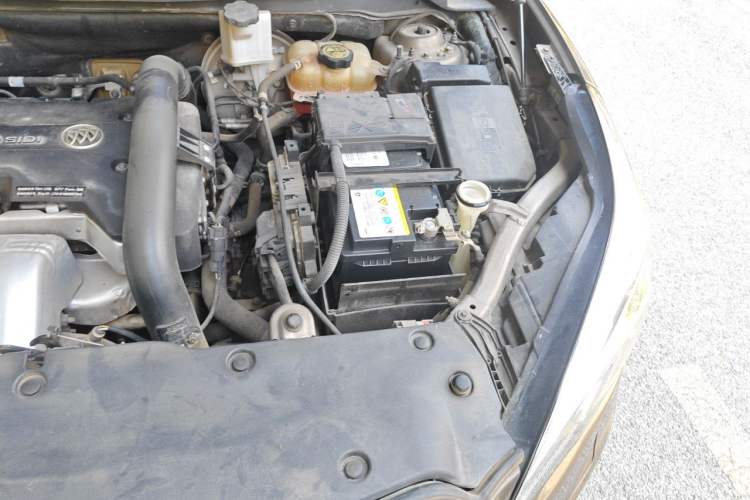 Used Buick Envision 2016 28T Four-Wheel Drive Luxury Model Engine Bay Left