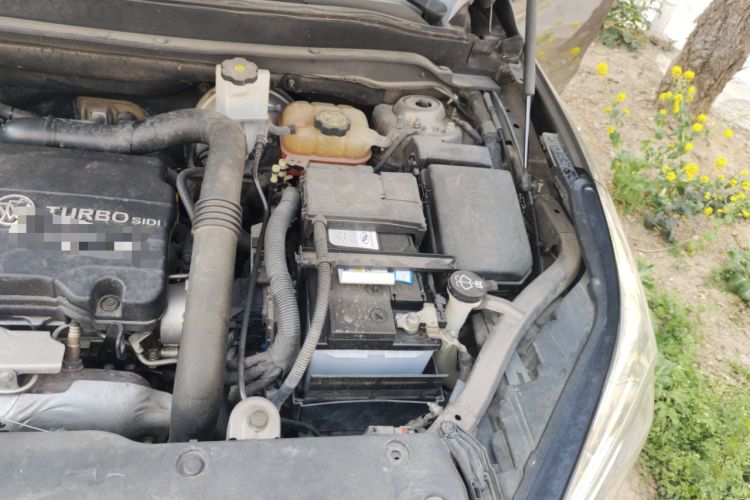 Used Buick Envision 2016 20T Two-Wheel-Drive Elite Model Engine Bay Left