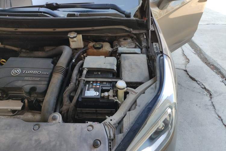 Used Buick Envision 2016 20T Two-Wheel-Drive Elite Model Engine Bay Left