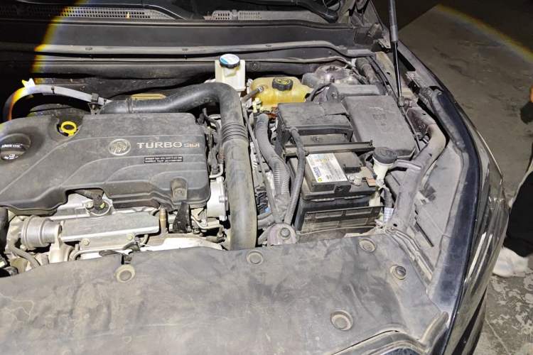 Used Buick Envision 2016 20T Two-Wheel-Drive Elite Model Engine Bay Left
