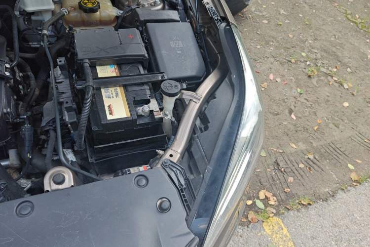 Used Buick Envision 2016 28T Four-Wheel Drive Elite Version Engine Bay Left