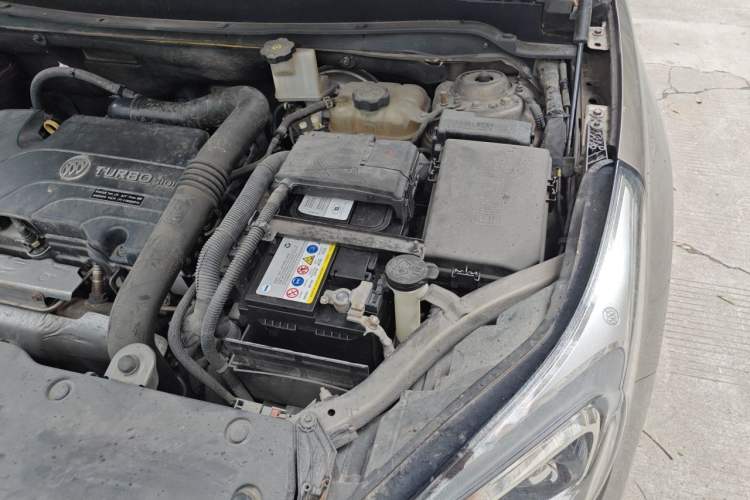 Used Buick Envision 2016 20T Two-Wheel-Drive Elite Model Engine Bay Left