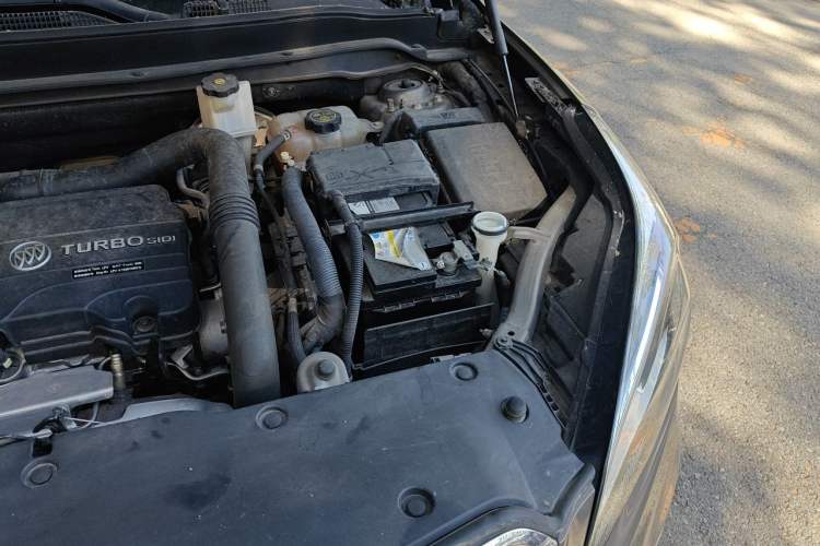 Used Buick Envision 2016 20T Two-Wheel Drive Leading Version Engine Bay Left