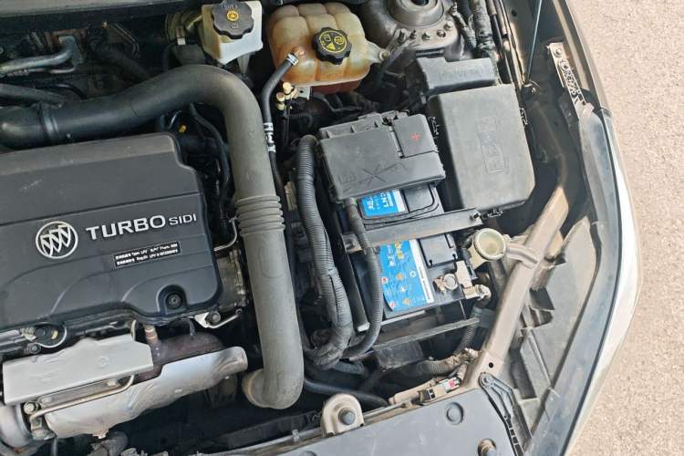 Used Buick Envision 2016 20T Two-Wheel Drive Leading Version Engine Bay Left