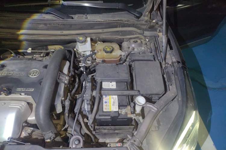 Used Buick Envision 2016 28T Four-Wheel Drive Elite Version Engine Bay Left
