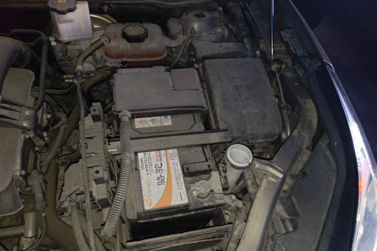 Used Buick Envision 2016 28T Four-Wheel Drive Luxury Model Engine Bay Left