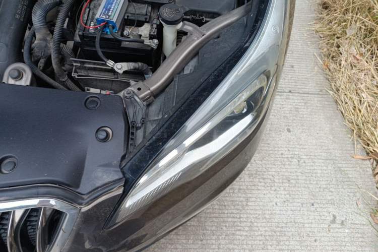 Used Buick Envision 2016 20T Two-Wheel-Drive Elite Model Engine Bay Left