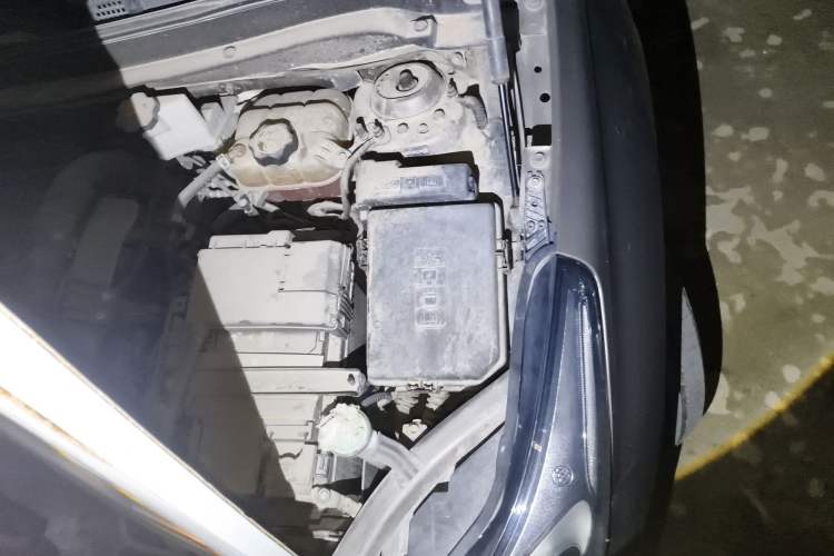 Used Buick Envision 2016 28T Four-Wheel Drive Elite Version Engine Bay Left