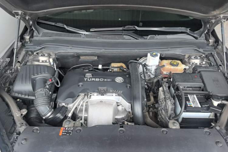 Used Buick Envision 2016 28T Four-Wheel Drive Luxury Model Engine Bay