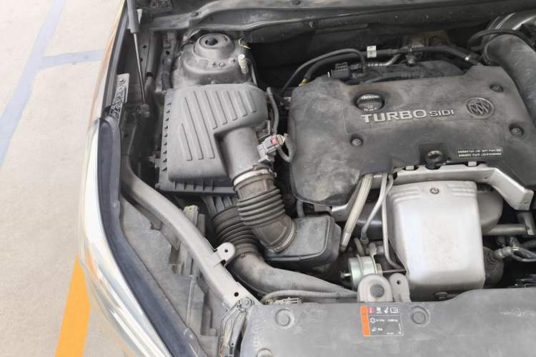Used Buick Envision 2016 28T Four-Wheel Drive Elite Version Engine Bay Right