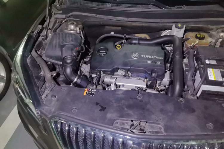 Used Buick Envision 2016 20T Two-Wheel-Drive Elite Model Engine Bay Right