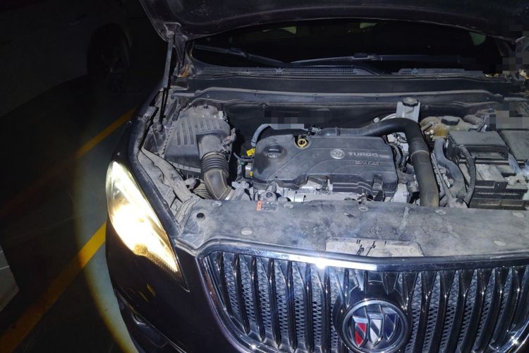 Used Buick Envision 2016 20T Two-Wheel-Drive Elite Model Engine Bay Right