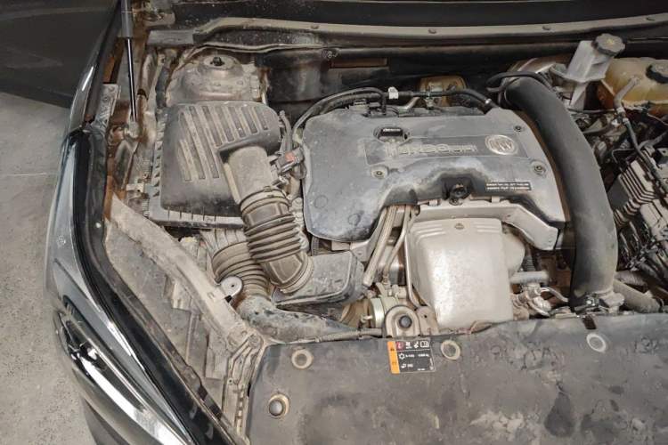 Used Buick Envision 2016 28T Four-Wheel Drive Elite Version Engine Bay Right