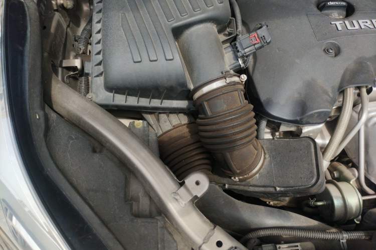 Used Buick Envision 2016 28T Four-Wheel Drive Elite Version Engine Bay Right