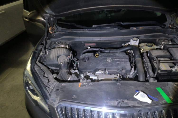 Used Buick Envision 2016 20T Two-Wheel-Drive Elite Model Engine Bay Right