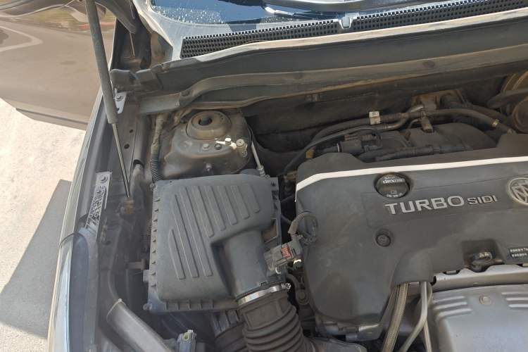 Used Buick Envision 2016 28T Four-Wheel Drive Luxury Model Engine Bay Right