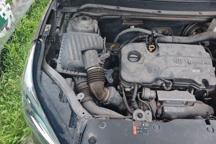 Used Buick Envision 2016 20T Two-Wheel-Drive Elite Model Engine Bay Right