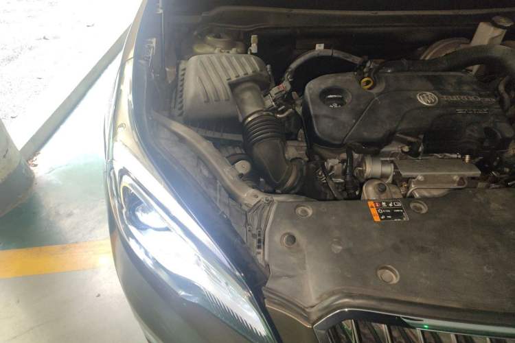 Used Buick Envision 2016 20T Two-Wheel-Drive Elite Model Engine Bay Right