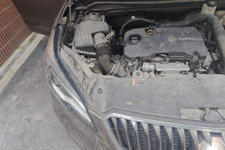 Used Buick Envision 2016 20T Two-Wheel-Drive Elite Model Engine Bay Right