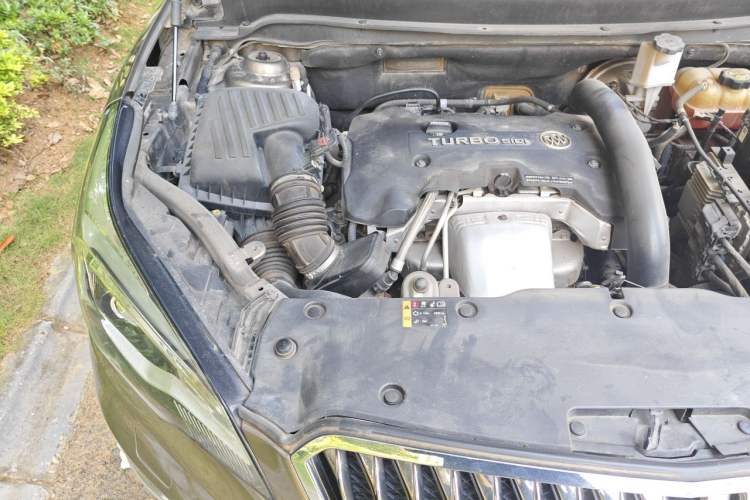 Used Buick Envision 2016 28T Four-Wheel Drive Luxury Model Engine Bay Right