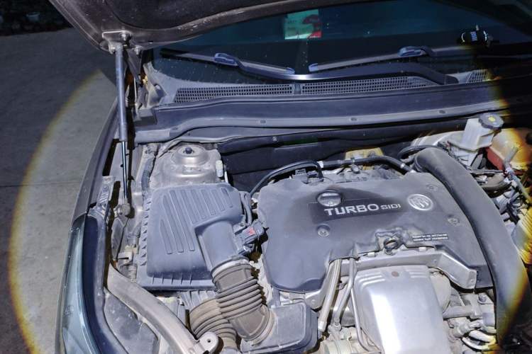 Used Buick Envision 2016 28T Four-Wheel Drive Luxury Model Engine Bay Right