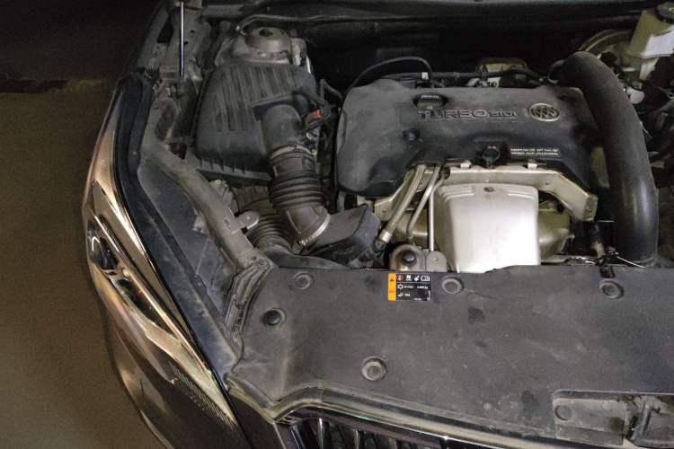 Used Buick Envision 2016 28T Four-Wheel Drive Elite Version Engine Bay Right