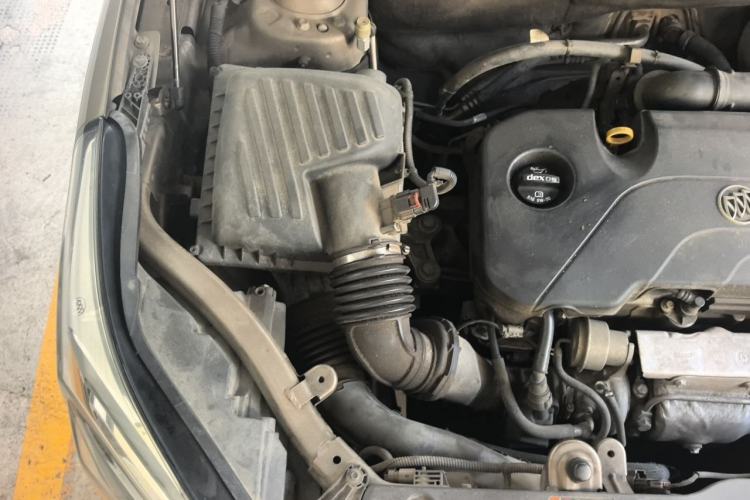 Used Buick Envision 2016 20T Two-Wheel-Drive Elite Model Engine Bay Right