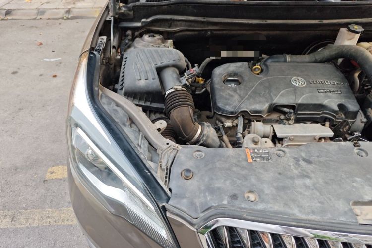Used Buick Envision 2016 20T Two-Wheel-Drive Elite Model Engine Bay Right