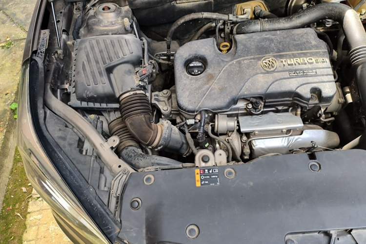 Used Buick Envision 2016 20T Two-Wheel-Drive Elite Model Engine Bay Right