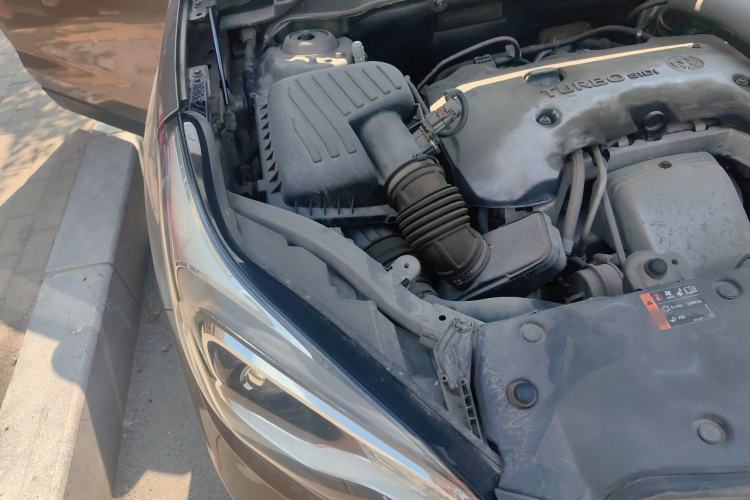 Used Buick Envision 2016 28T Four-Wheel Drive Luxury Model Engine Bay Right