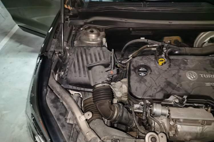 Used Buick Envision 2016 20T Two-Wheel Drive Leading Version Engine Bay Right