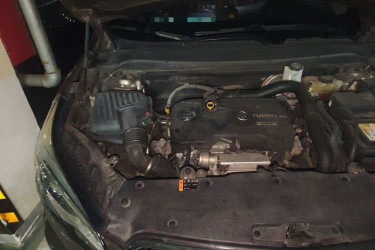 Used Buick Envision 2016 20T Two-Wheel-Drive Elite Model Engine Bay Right