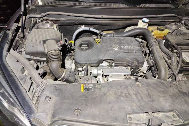 Used Buick Envision 2016 20T Two-Wheel-Drive Elite Model Engine Bay Right