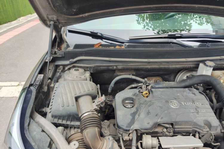Used Buick Envision 2016 20T Two-Wheel-Drive Elite Model Engine Bay Right