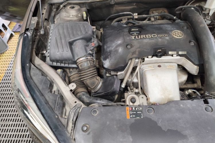 Used Buick Envision 2016 28T Four-Wheel Drive Elite Version Engine Bay Right