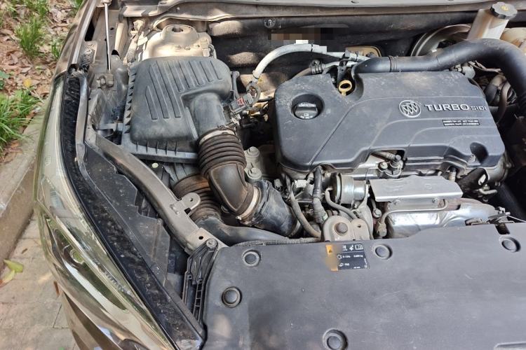 Used Buick Envision 2016 20T Two-Wheel-Drive Elite Model Engine Bay Right