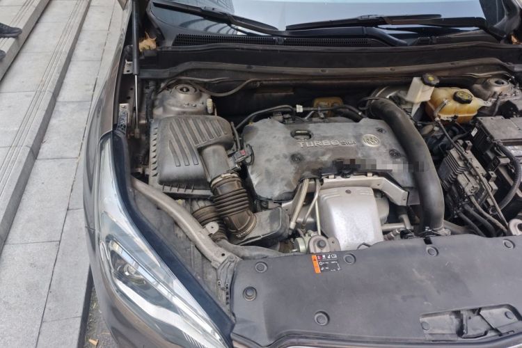 Used Buick Envision 2016 28T Four-Wheel Drive Luxury Model Engine Bay Right