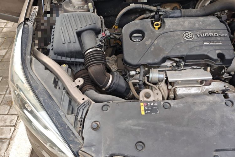 Used Buick Envision 2016 20T Two-Wheel-Drive Elite Model Engine Bay Right