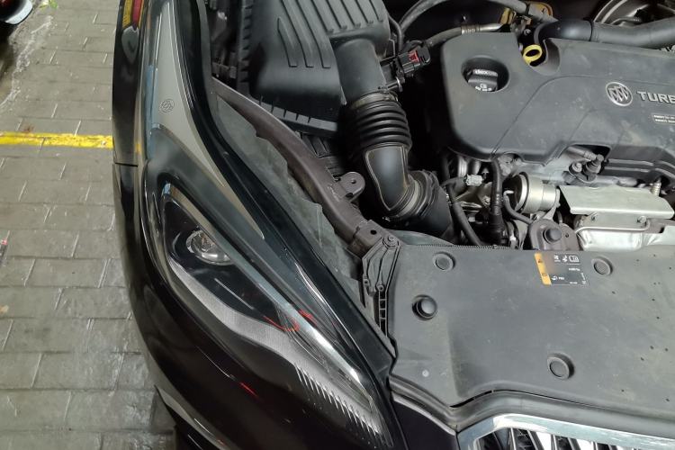 Used Buick Envision 2016 20T Two-Wheel-Drive Elite Model Engine Bay Right