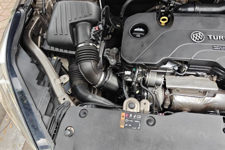 Used Buick Envision 2016 20T Two-Wheel-Drive Elite Model Engine Bay Right