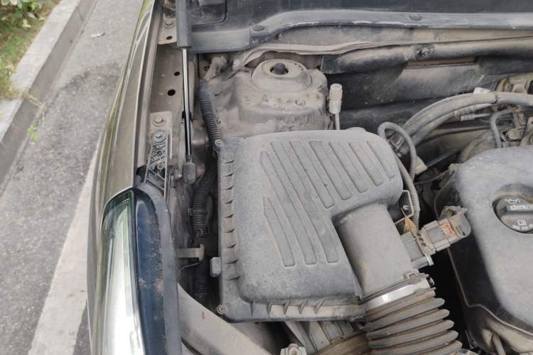 Used Buick Envision 2016 20T Two-Wheel-Drive Elite Model Engine Bay Right