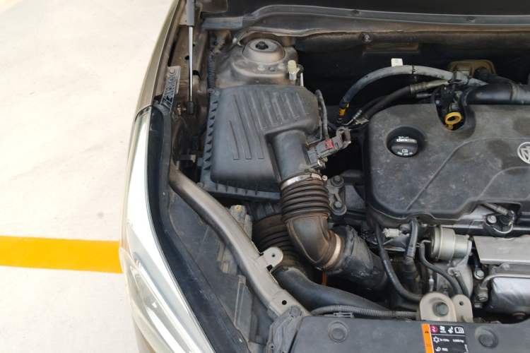 Used Buick Envision 2016 20T Two-Wheel-Drive Elite Model Engine Bay Right