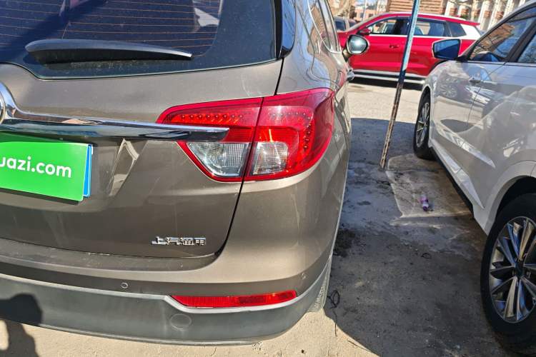 Used Buick Envision 2016 20T Two-Wheel-Drive Elite Model Exterior 3