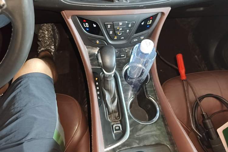Used Buick Envision 2016 28T Four-Wheel Drive Elite Version Gear Lever